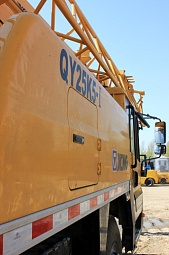 ���� XCMG �� ������������� ����� QY25K5