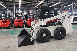 ����-��������� HY-1100 (���������������-1100 ��., ������� ��� -3700 ��., ����� �����-0,55 �3, �������� ���������-75 �.�.)