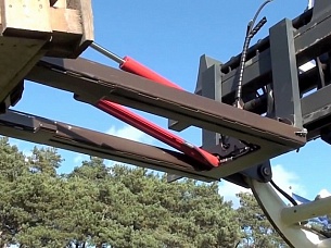 Вилочный опрокидыватель контейнеров ВОК-1200